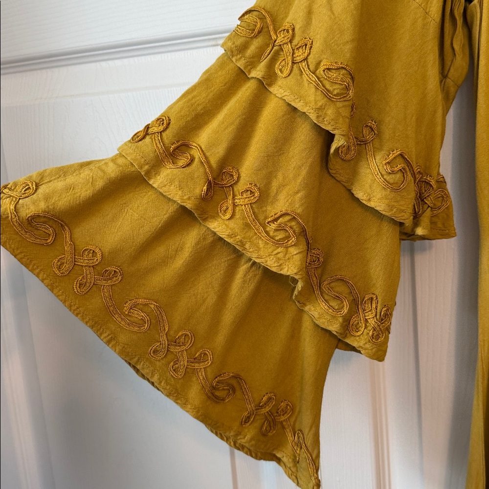 Boho Ruffle Sleeve Tunic NWT - Picture 3 of 9
